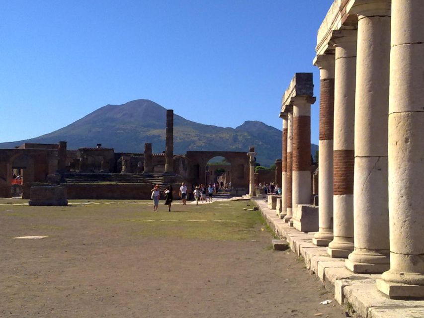 2-Hour Private Walking Tour of Pompeii - The Pompeii bakeries stop, the Roman fast-food version