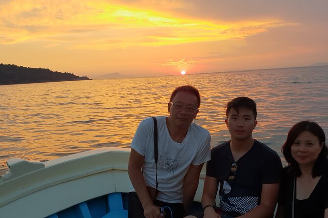 2-Hour Sorrento Coast Sunset Cruise with Dinner Experience - Dinner on board: vegetarian comfort with coastal calm