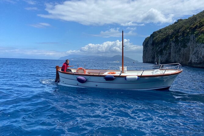 2 Hours Guided Sunset Tour of the Island of Capri with Aperitif - Food and Comfort: What the Aperitif Adds to the Ride