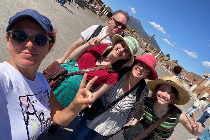 2 Hours Pompeii Group Tour with Archaeologist Guide and Skip the Line - Odeon and Teatro Piccolo: musical events in an intimate setting