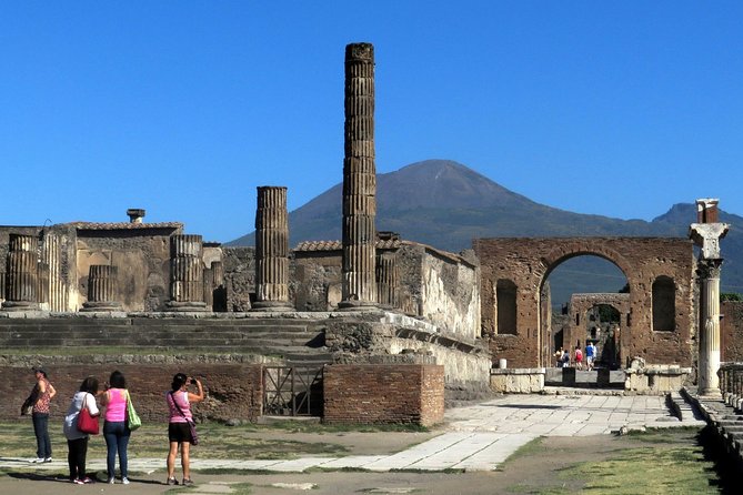 2 hours Pompeii Tour with Local Historian - Ticket Included - Getting There: Fortuna Village Meeting Point and Mobile Ticket