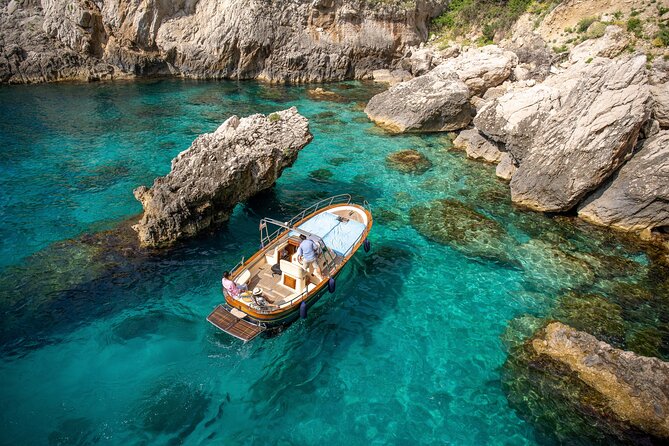 3-hour private boat tour of Capri - Meeting at Let it Be CapriLo Zodiaco, then straight onto the water