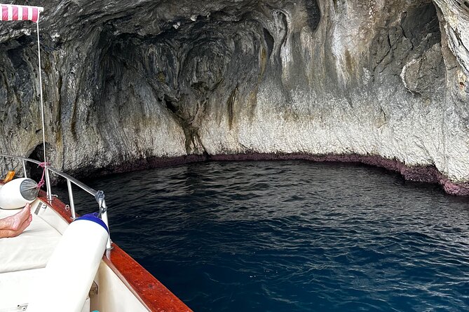 3 hours Private Capri Boat Tour - Natural Arch: a quieter stop with a classic rock shape