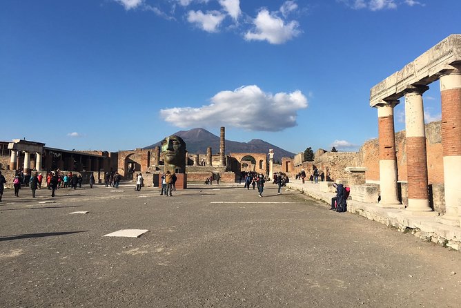 3-Hours Private Walking Tour in Pompeii with an Archaeologist - Price and value: a private guide for up to 8