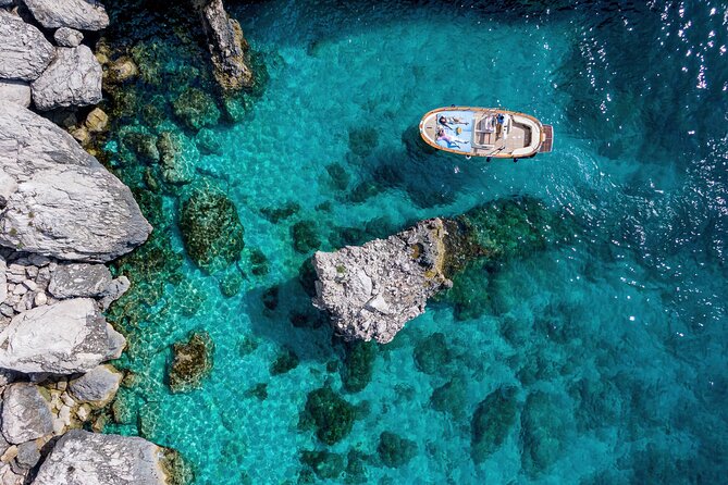 4 Hours Private Boat Tour of Capri - Punta Carena Lighthouse and I Faraglioni: iconic Capri views without the hassle