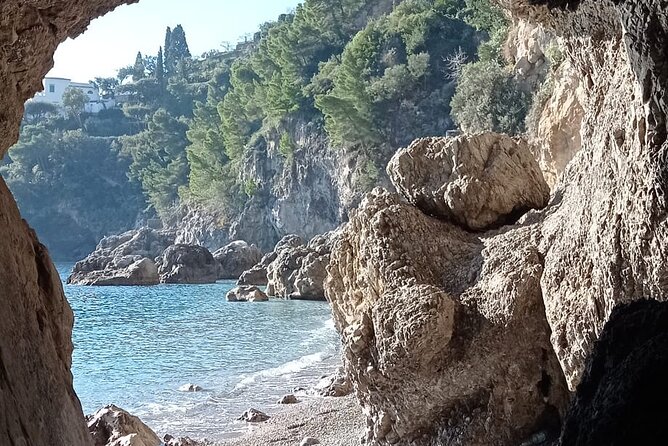 Amalfi coast 3 hr. Kayak Tour: Cruise Ship Special - Stop 1: The private beach break you will actually remember