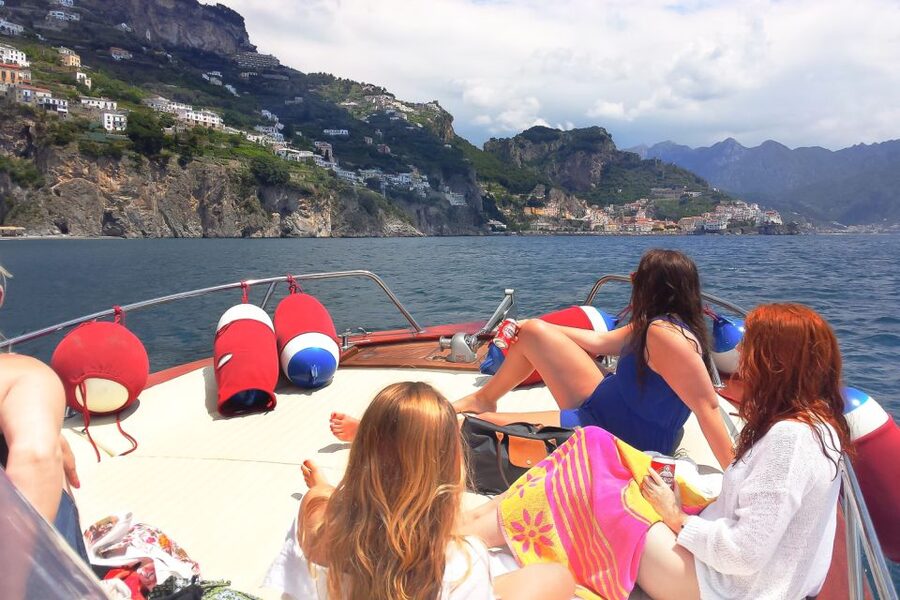 Amalfi Coast: Full-Day Cruise from Sorrento - Positano 1.5 hours: shopping, cocktails, and getting your bearings