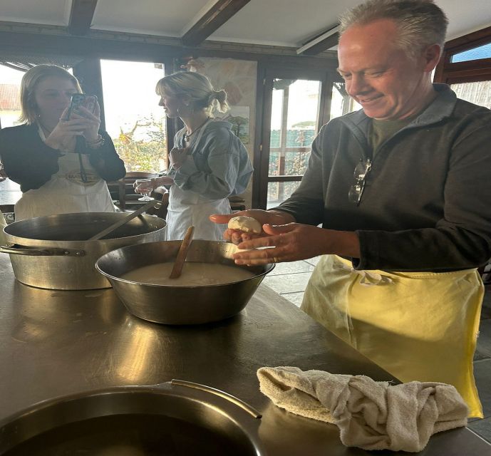 Amalfi Coast: Half-Day Farmhouse Cooking Class - Fresh mozzarella 101: the taste difference is the whole point