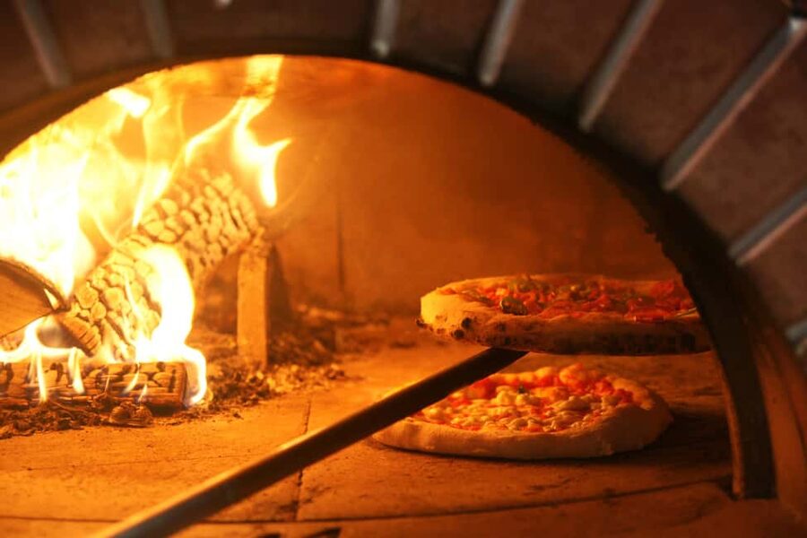 Amalfi Coast: Pizza & Mozzarella Class with Farmhouse visit - Your pizza meal with local wine, Limoncello, and Neapolitan coffee