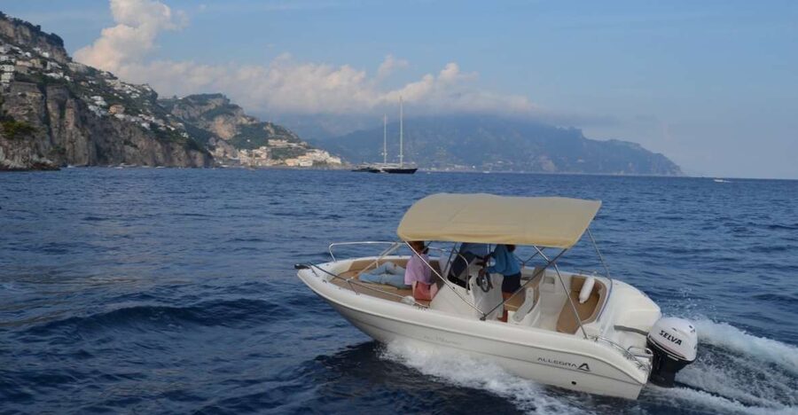 Amalfi coast: Rent boats in Salerno without license - Molo Manfredi check-in: contract, deposit, and your coast map