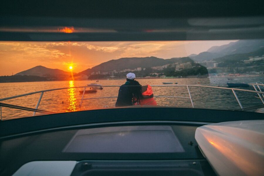 Amalfi Coast: Romantic Sunset Cruise with Music & Cocktails - Swimming and snorkeling time, planned for twilight