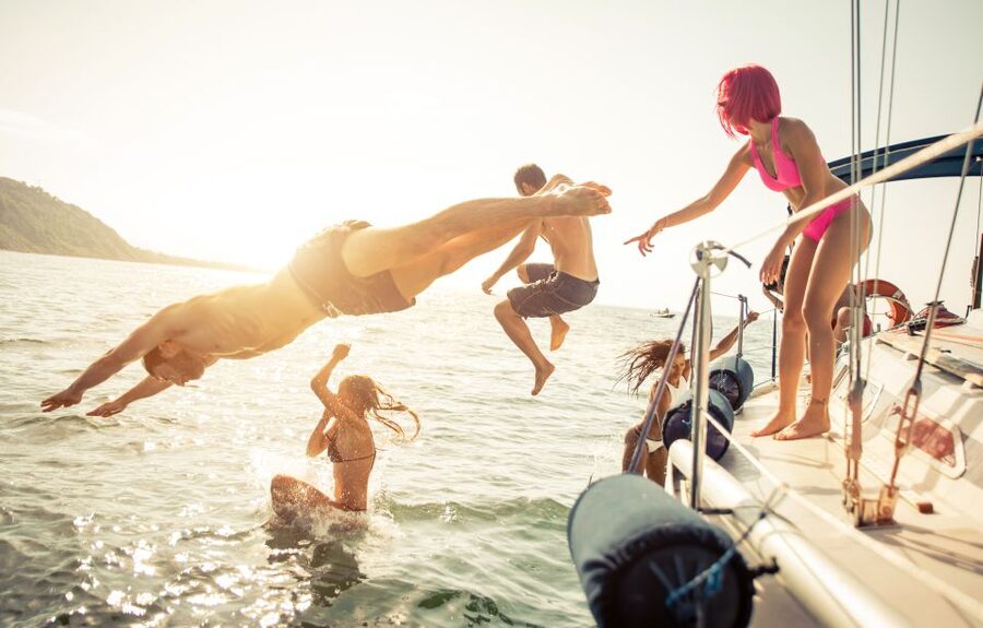 Amalfi Coast: Romantic Sunset Cruise with Music & Cocktails - Open bar and local snacks that keep the mood going