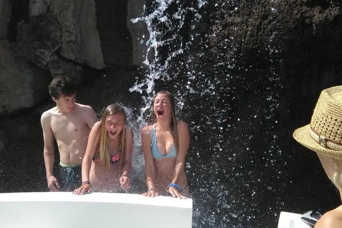 Amalfi Coast Small Group Day Boat Tour with Limoncello Onboard - Emerald Grotto: The Optional 10€ Moment