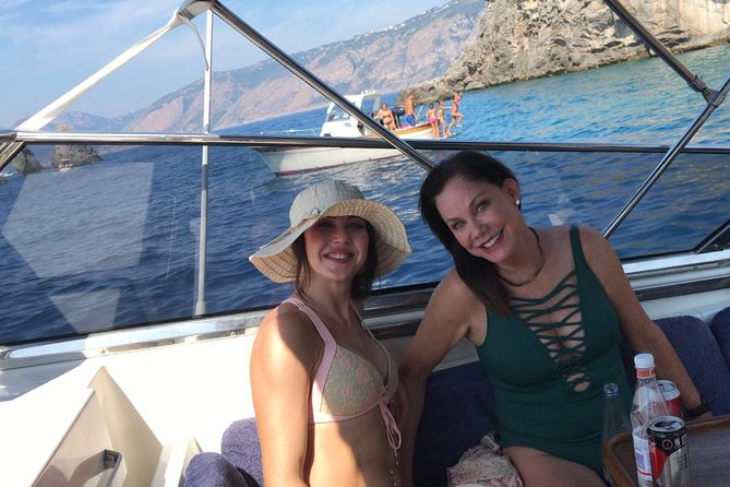 Amalfi Coast Small Group Day Boat Tour with Limoncello Onboard - Boat Setup, Crew Service, and the Comfort Factor