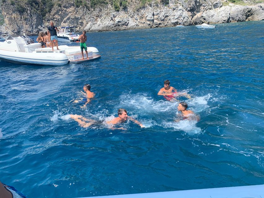 Amalfi coast tour with skipper from Salerno to Positano - Positano: one guided feel, then free time for your own pace