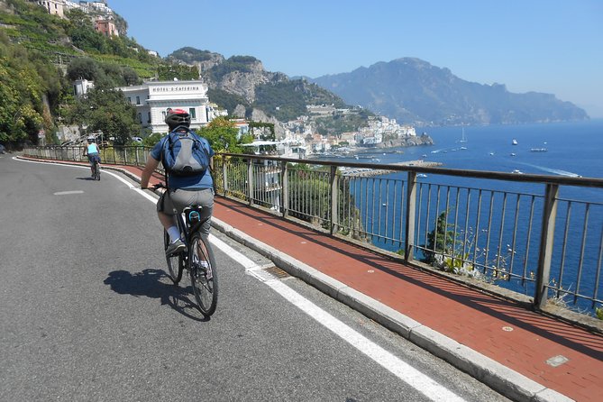 Amalfi Drive cycling tour - Stop 3: Positano Free Time, Shopping and Beach Walks