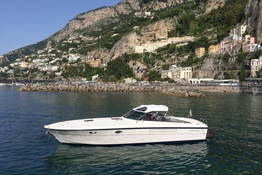 Amalfi: Private Full-Day Boat Excursion on the Amalfi Coast - Picking up at sea-level: where your day starts