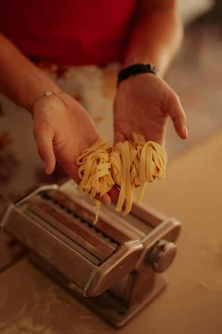 Amalfi: Tagliatelle, Mozzarella & Tiramisù Cooking Workshop - Guided Farm Tour: The Warm-Up Before You Get Messy