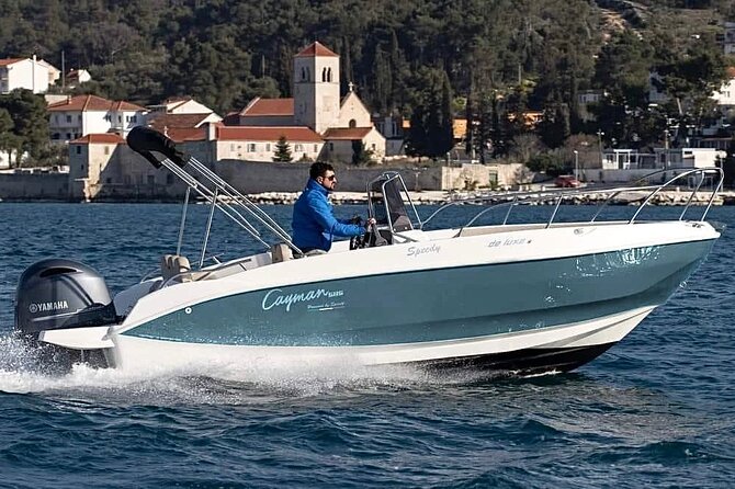 Amalfitan coast boat rent no license or with professional skipper - Boat power and equipment considerations for license-free days