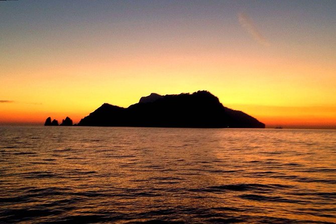 Amazing Sunset Tour around Capri coast and grottoes with Aperitif - Meeting at Bar Il Gabbiano and Settling Into a Private Port Loop