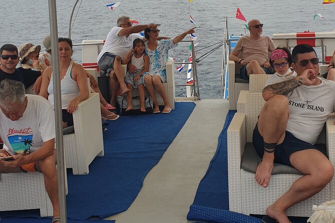 Boat excursion with lunch on board to discover Ischia - San Pancrazio Lunch and the Green Grotto Experience