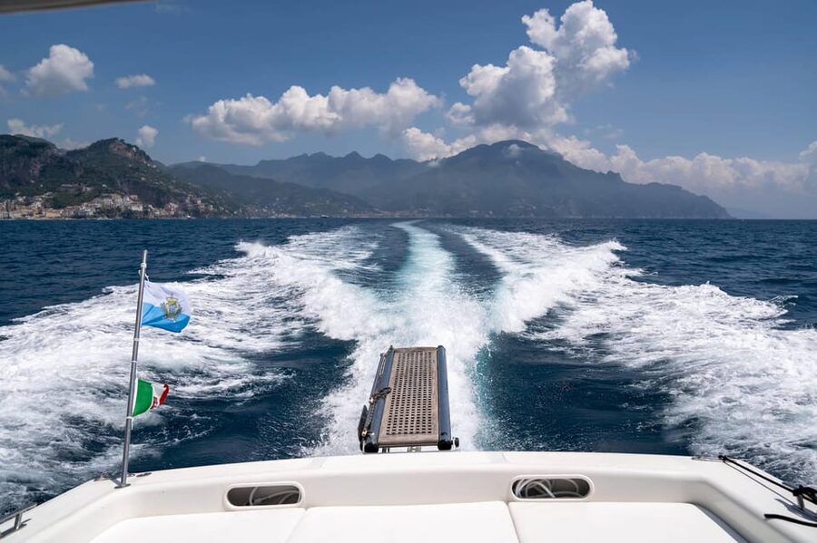 Boat tour Amalfi Coast - Capri - Positano - Sunset - Short stops at Conca dei Marini and Spiaggia Cavallo Morto