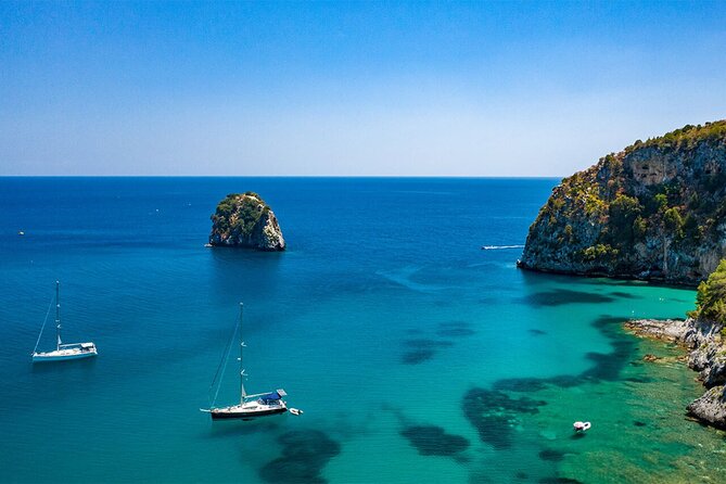 Boat tour to discover the Costa del Mito of Capo Palinuro - Palinuro’s port setup, and why it matters to your comfort