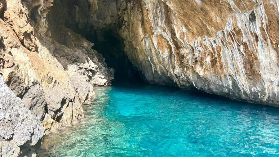 Camerota: boat tour exploring Baia Infreschi - Marina di Camerota meet-up, parking, and boat size (30 vs 50)