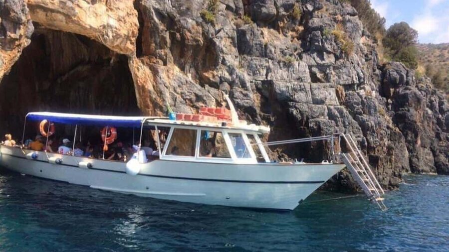 Camerota: boat tour exploring Baia Infreschi - The 3 hour itinerary that keeps the focus on coast and water