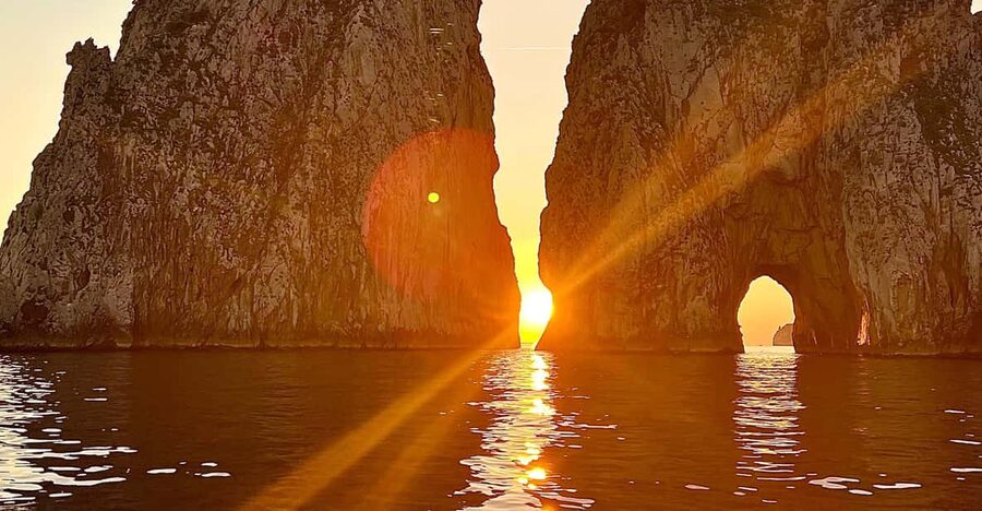 Capri: 2-hour boat tour of the caves and stacks - Key things that make this Capri caves and stacks tour work