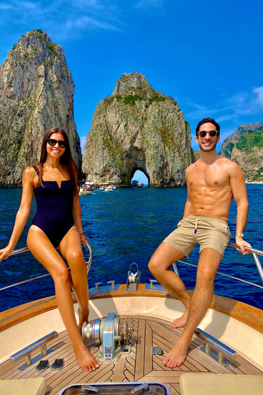 Capri: 2-hour boat tour of the caves and stacks - Your captain and guide languages, including Interlingua