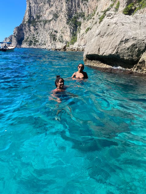 Capri: 2-hour boat tour of the caves and stacks - The 2-hour cruise: what you should expect, and what you should not