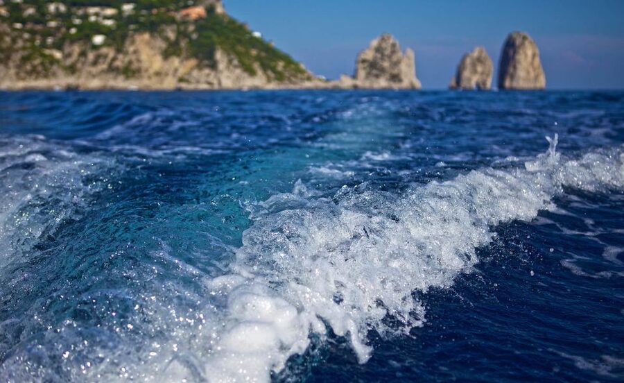 Capri: 2-Hour Boat Tour with Happy Hour - Capri Boat Tour From Marina Grande: The real reason it works