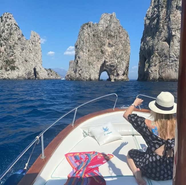 Capri: 2-Hours Boat Tour with Swimming, Limoncello and Snack - Boat comfort and the safety gear that actually matters