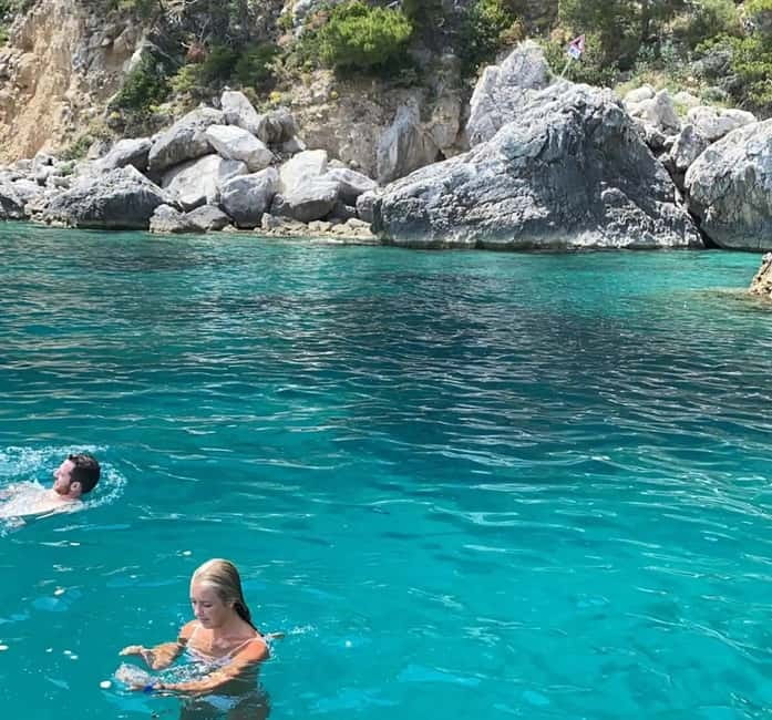 Capri: 2-Hours Boat Tour with Swimming, Limoncello and Snack - Why the route avoids the time trap of the Blue Grotto