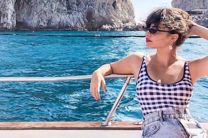 Capri boat excursion - Natural Arch and Villa Malaparte From Sea Level