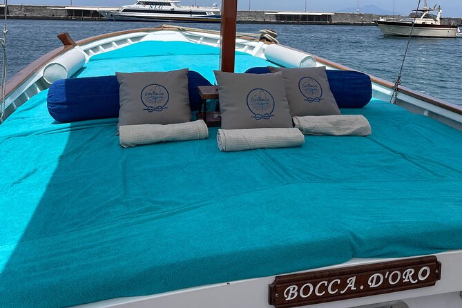 Capri Boat tour in 3 hours - Natural Arch: geology you can actually see from every angle