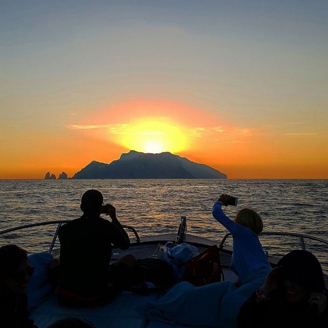 Capri: Day & Night Boat Tour - Practical tips to pack and wear (so you enjoy every part)