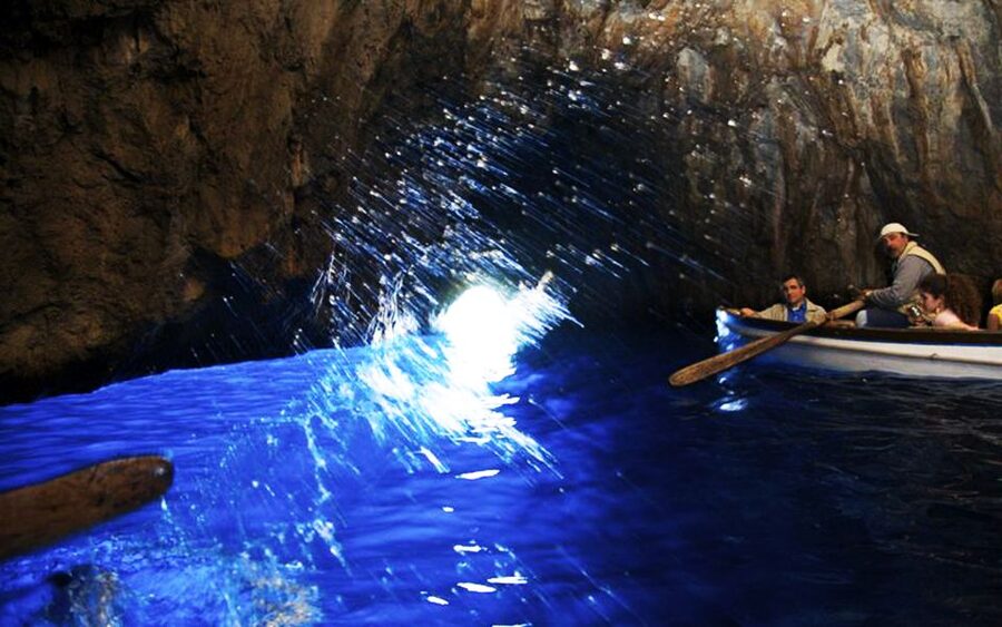 Capri: DIY Day Trip with Blue Grotto, Funicular & Lunch - When queues and crowds show up, here is how to handle it