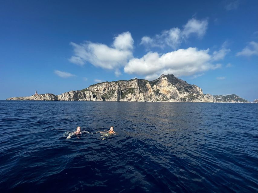 Capri: exclusive boat tour - What the skipper and guide do on board (and why it matters)
