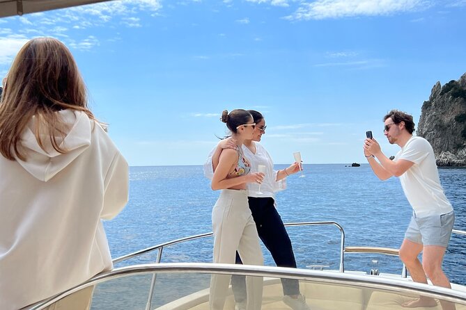 Capri Exclusive Premium Semi-Private Luxury Tour - Drinks and brunch included, so you start Capri already relaxed
