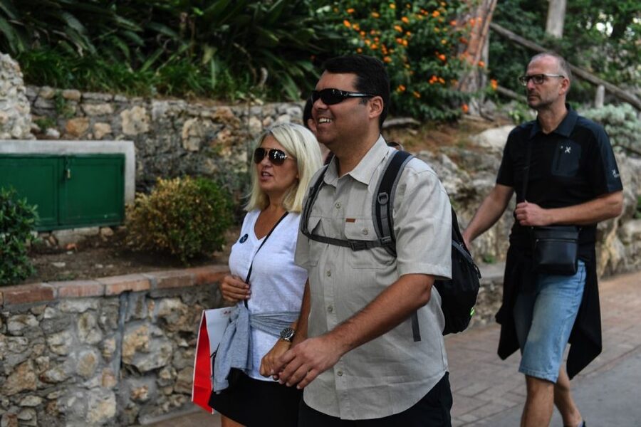 Capri: Guided Capri and Anacapri Experience - Grottos and the coastal icons you can only fully appreciate from the sea