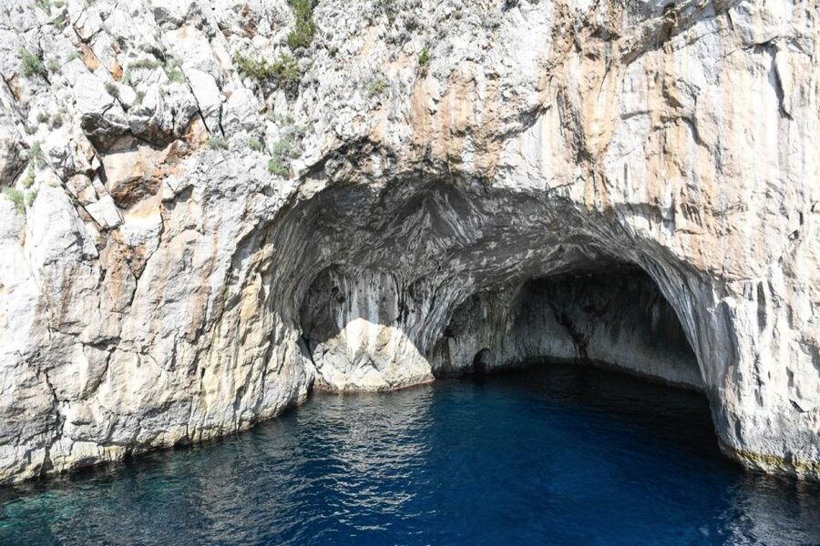 Capri: Guided Capri and Anacapri Experience - Meeting at Via Cristoforo Colombo, then settling into a guided rhythm