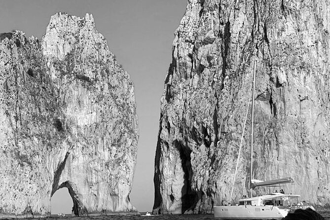 Capri magical boat tour for an unforgettable 3 hour experience. - From Nautica Capri da Valeria to your 3-hour sea loop