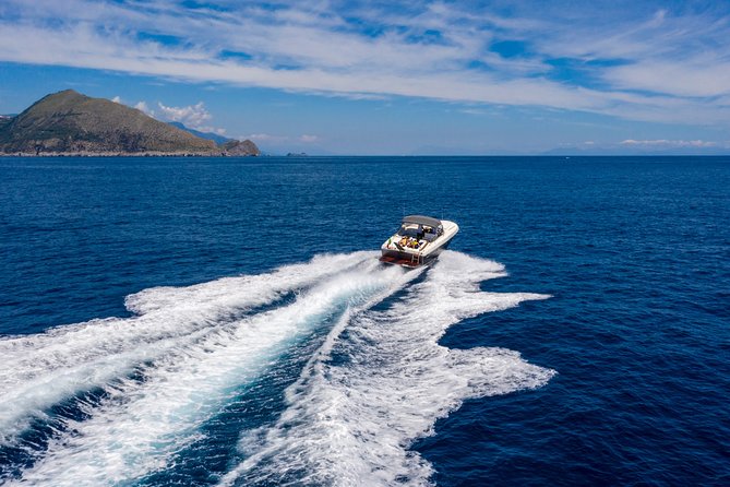 Capri & Positano Tour - Skipper Giocomo and the calm confidence of a private crew