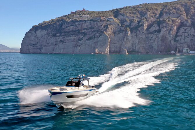 Capri Private all inclusive Boat Tour with City Exploration - Price and value, what you are paying for with up to 5 people