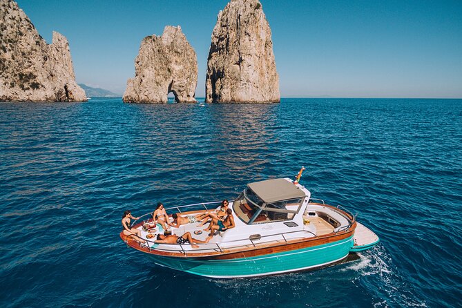 Capri Private Boat Tour from Sorrento, Positano or Naples - On-board comfort: what you get on the Gozzo Jeranto 900 Open