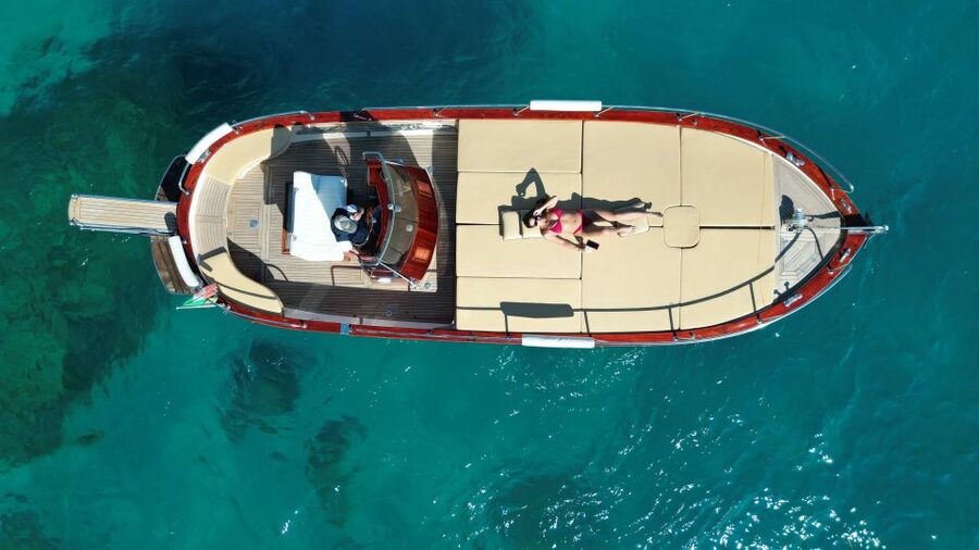 Capri: Private Boat Tour with Skipper - Faro di Punta Carena: your planned 15 minutes of lighthouse views