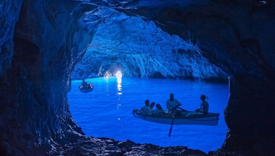 Capri: private boat tour with visit to the caves - Key things that make this Capri boat tour worth it