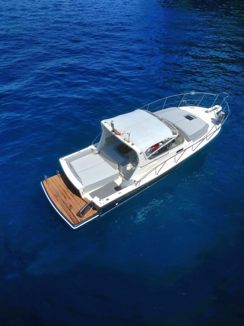 Capri: private boat tour with visit to the caves - Price for up to 9 people: how the value works